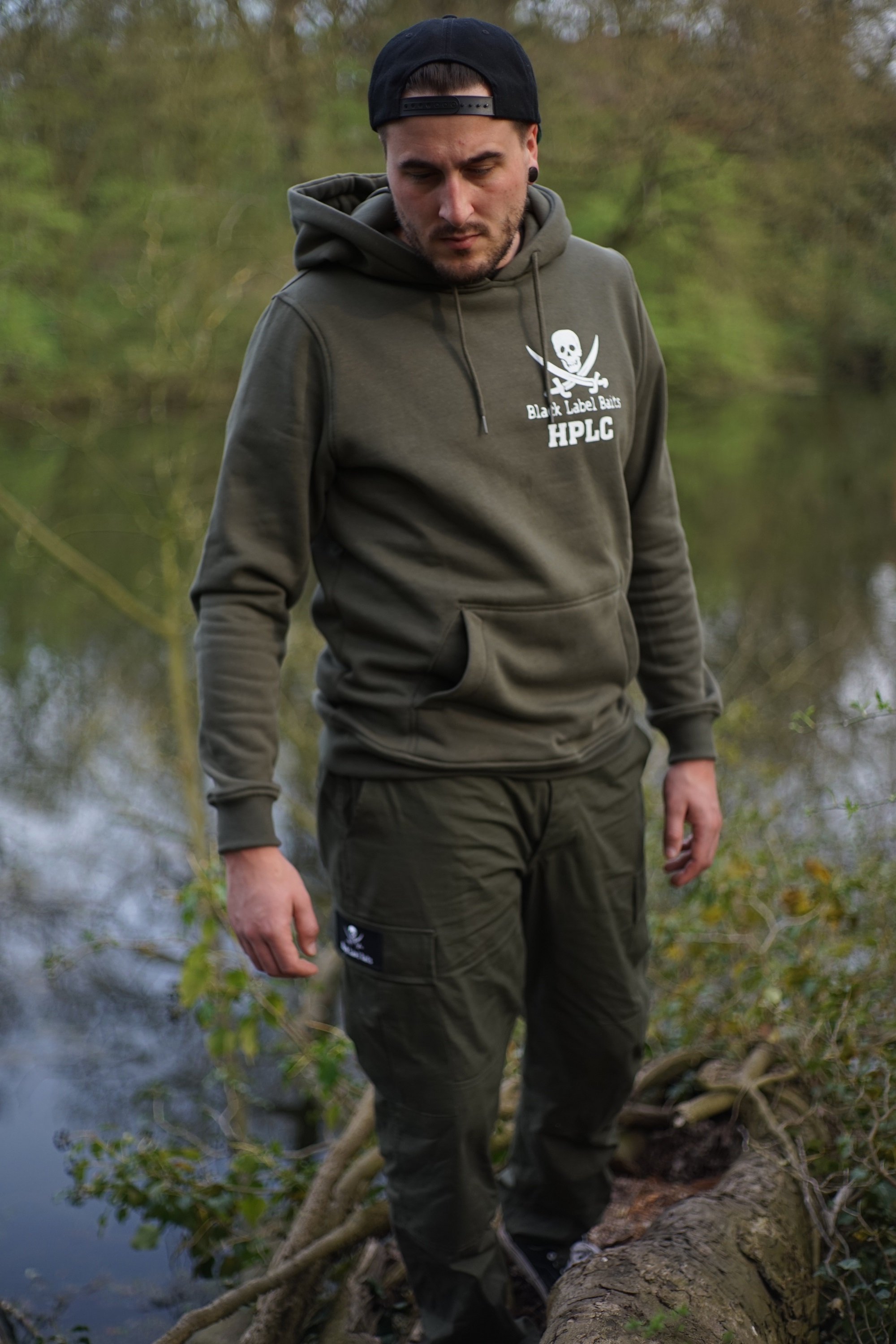 "HATE PEOPLE LOVE CARPS" Hoodie - olive