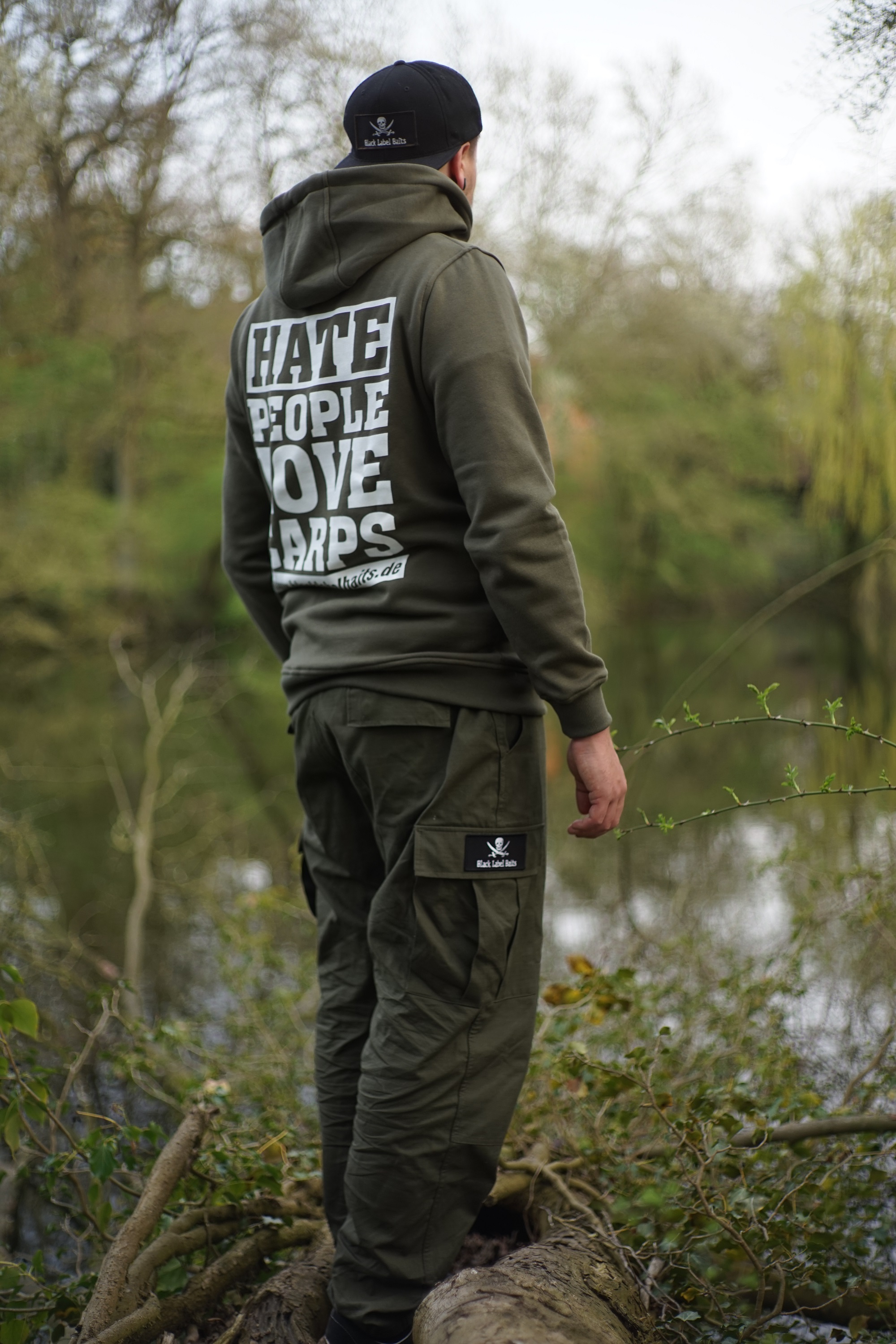 "HATE PEOPLE LOVE CARPS" Hoodie - olive