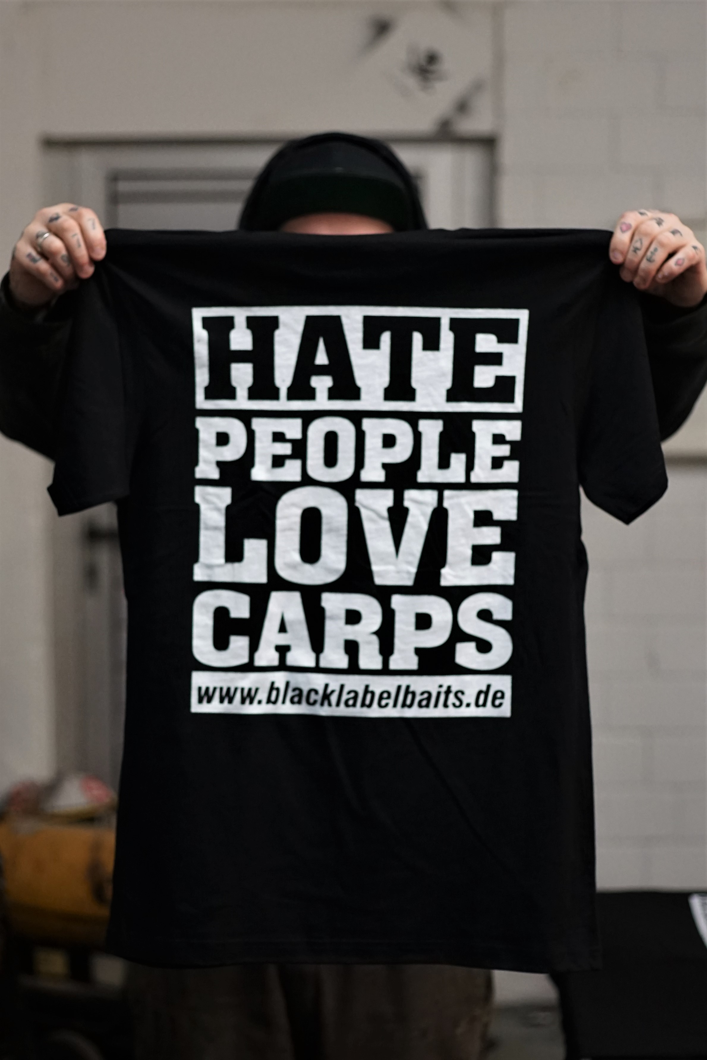 "HATE PEOPLE LOVE CARPS" Shirt