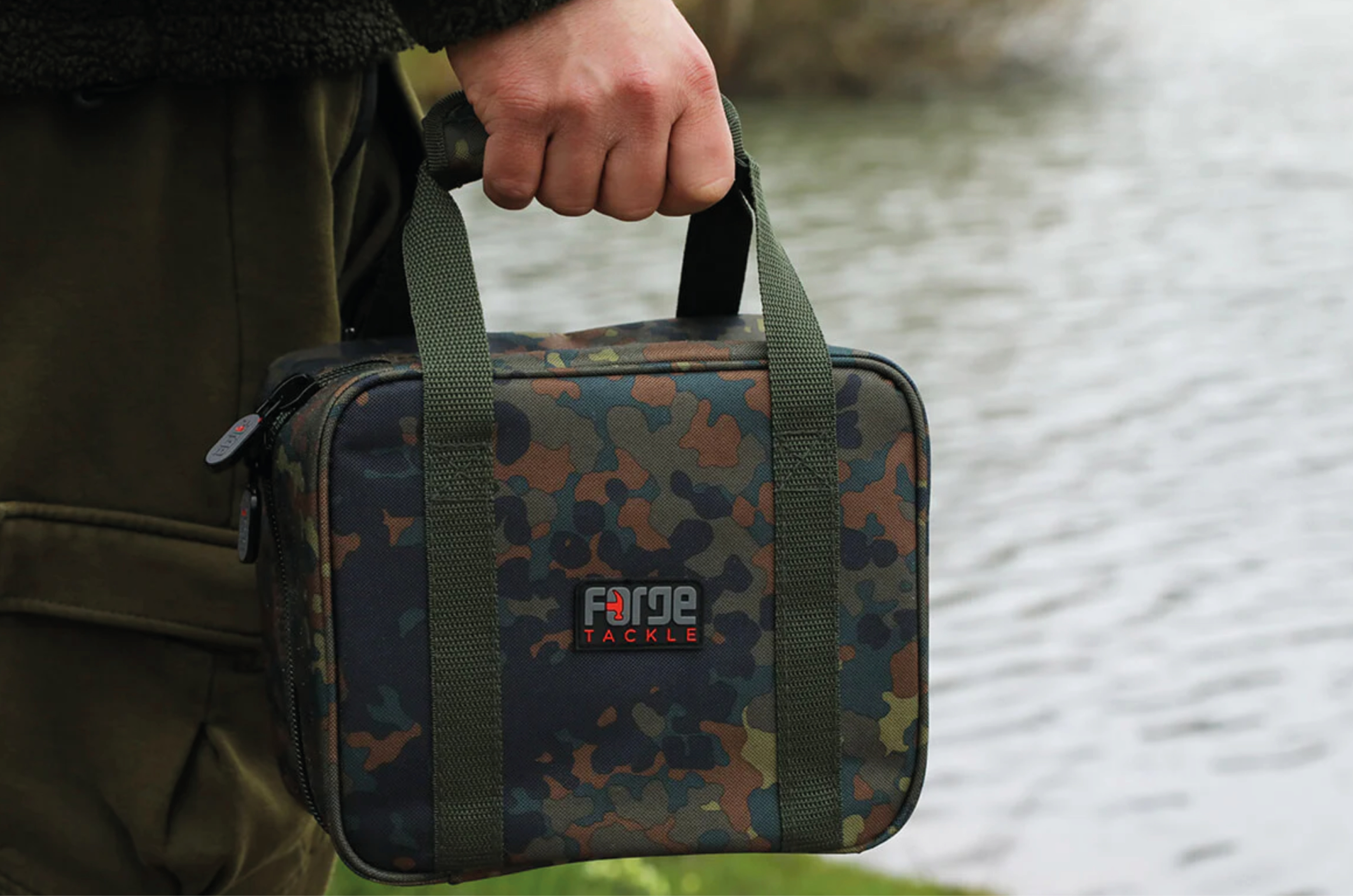 Forge Tackle FTR Camo Hookbait Bag