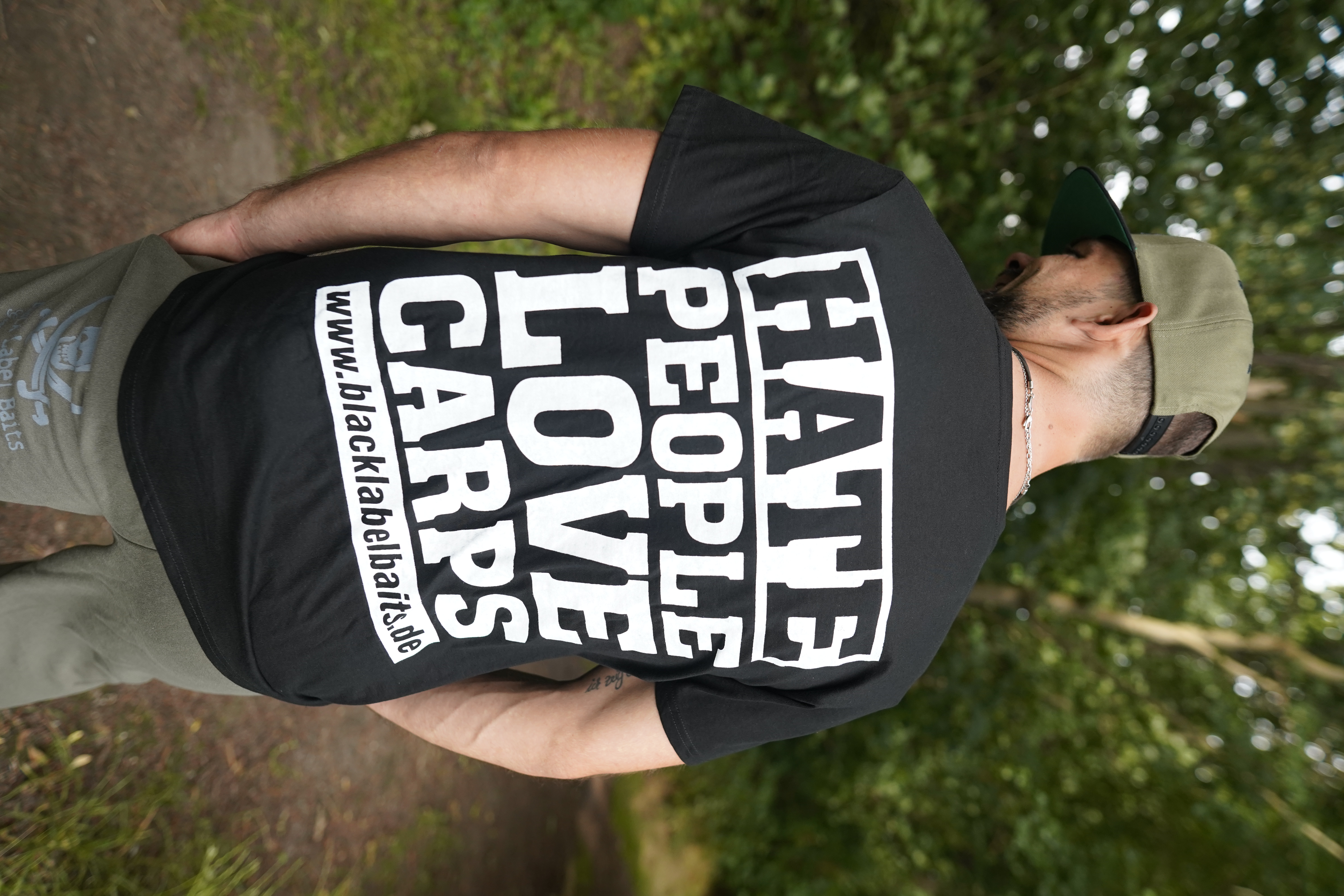 "HATE PEOPLE LOVE CARPS" Shirt